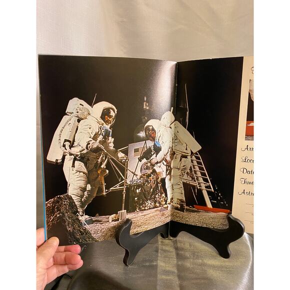 NASA booklet "Mission Moon '69 " A Documentary of America's first Lunar Landing - Picture 8 of 12